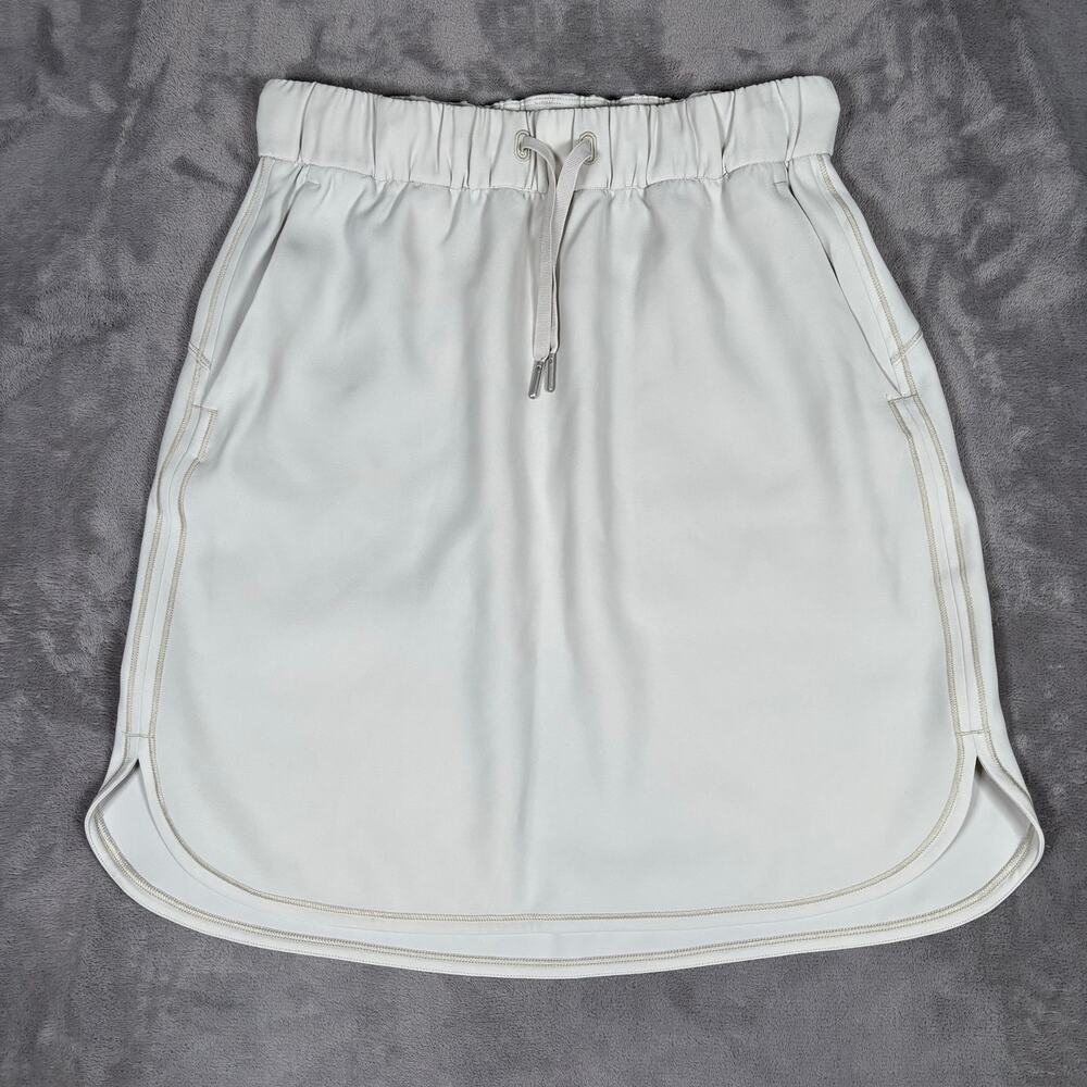 Lululemon On The Fly Skirt Woven Silverstone Women’s Size 6